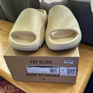 YZY Slides